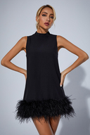 Alaina | Dames Mouwloze Mock Neck Mini Jurk met Veerzoom