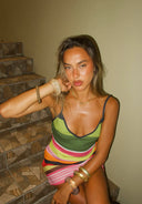 Alyssa | Gestreepte mini-jurk met V-hals