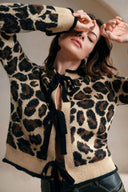 Amabel | Dames Lange Mouw Cardigan met Strikvoorkant in Luipaardprint