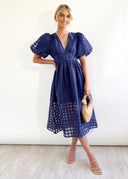 Bailey | Dames Midi Bruidsgast Jurk met Geruite Textuur en Pofmouwen