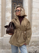 Brenda | Dames Utility Jacket met Trekkoord in de Taille en Hoge Hals