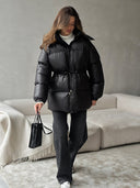 Esther | Dames Pufferjack met Koord in de Taille en Kap