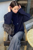Lexa | Dames Asymmetrische Hoge Hals Knop Voor Jacket