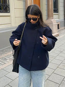 Lexa | Dames Asymmetrische Hoge Hals Knop Voor Jacket