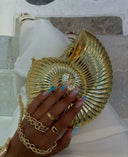 Liv | Vrouwen Shell-Vormige Metallic Clutch Bag met Kettingriem