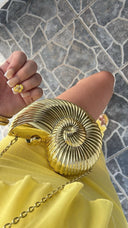 Liv | Vrouwen Shell-Vormige Metallic Clutch Bag met Kettingriem