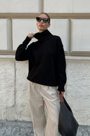 Macie | Dames Drop Shoulder Lange Mouw Turtleneck Gebreide Trui