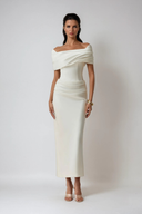 Queenie | Wit off-shoulder maxi-jurk