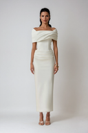 Queenie | Wit off-shoulder maxi-jurk