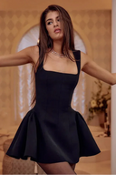 Zairah | Vierkante hals mini-jurk